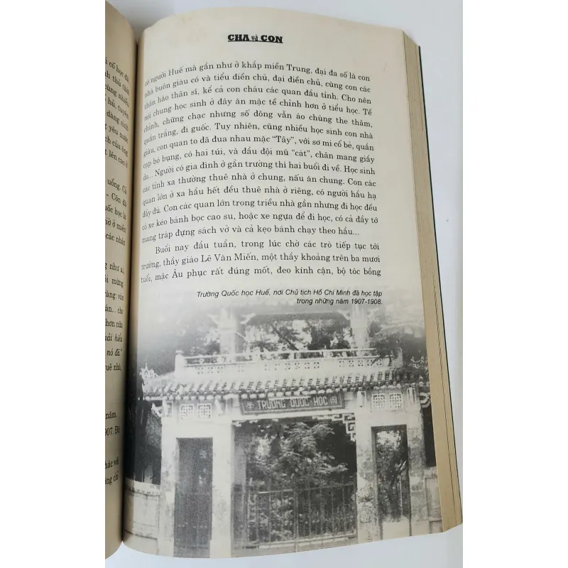 CHA & CON: Tiểu thuyết về Bác Hồ và cụ Phó bảng Nguyễn Sinh Sắc (Hồ Phương) 786271