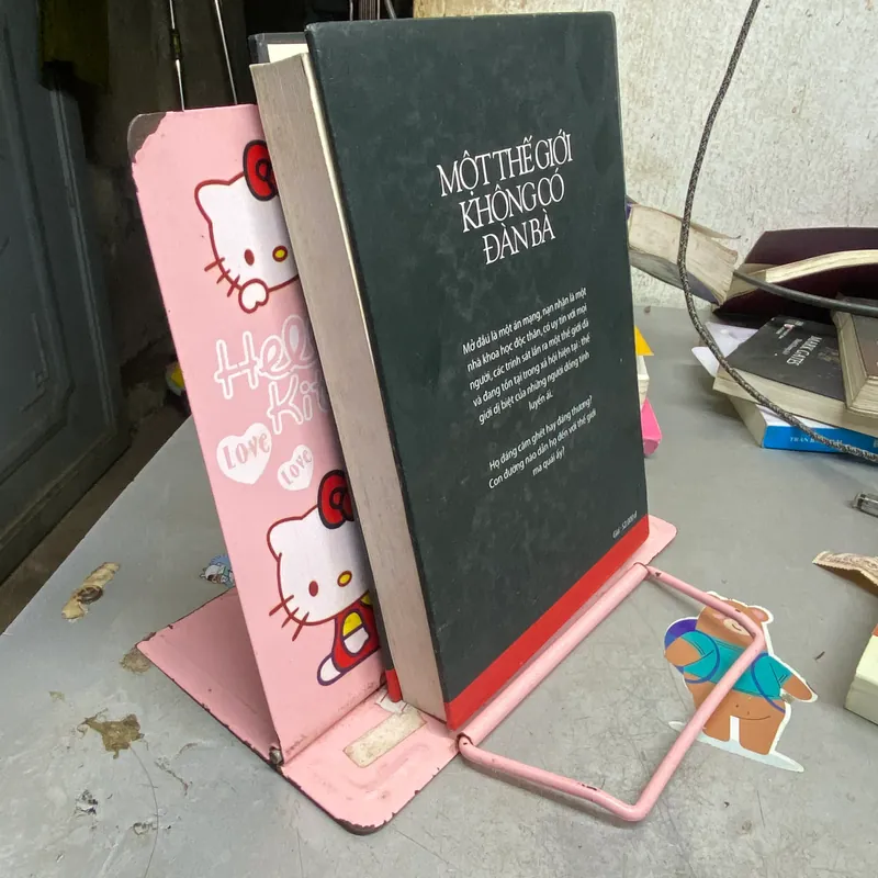 MỘT THẾ GIỚI KHÔNG CÓ ĐÀN BÀ ( bìa cứng) 560312