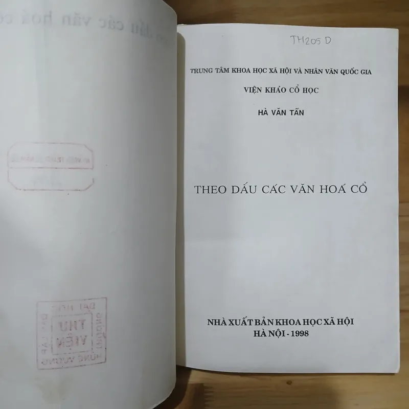 Theo Dấu Các Văn Hóa Cổ - Hà Văn Tấn  698015