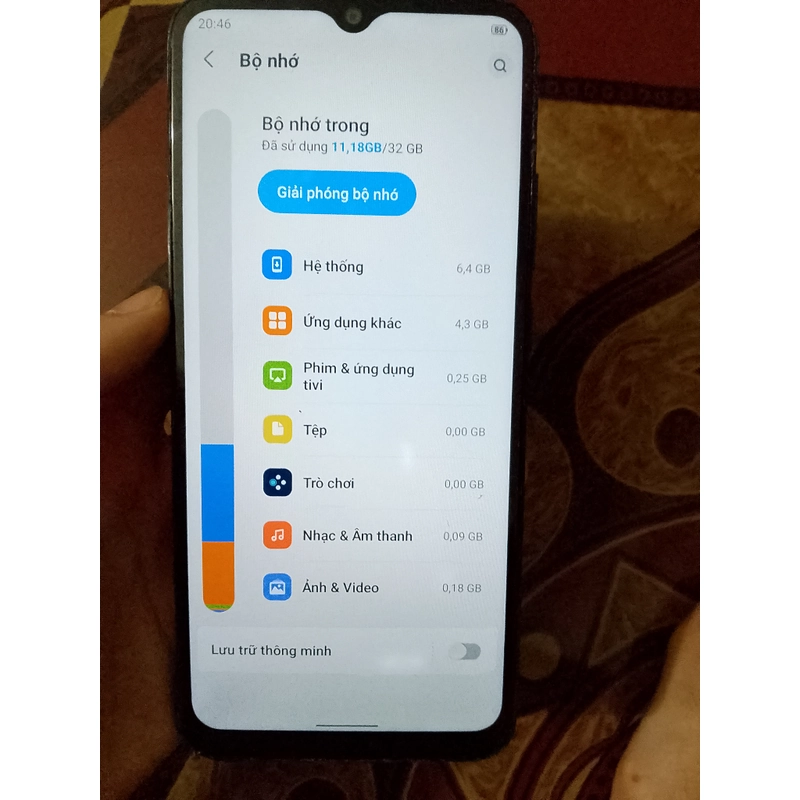 Điện thoại Vsmart Star 5 màu đen dùng tốt mặc dù vỏ xước 495454