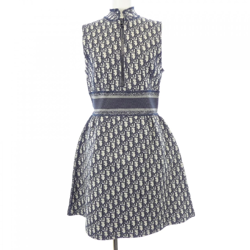 Đầm ngắn CHRISTIAN DIOR DIORVIERA 143R04A4040 - Hàng hiệu Authentic 811409