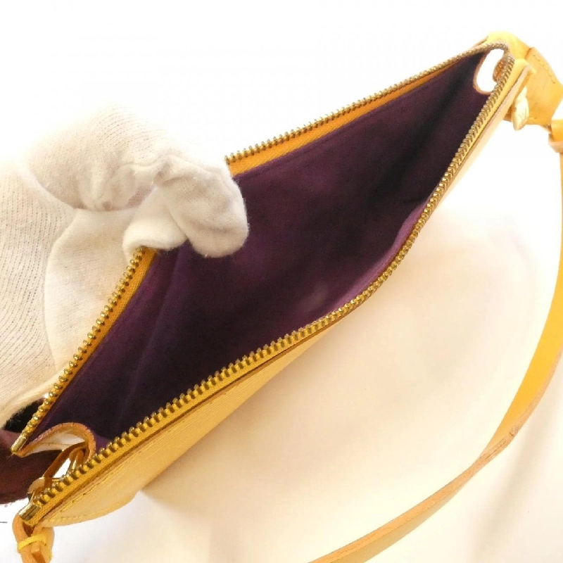 Túi đeo chéo Louis Vuitton Epi Pochette Accessoires 21cm M52959 620764