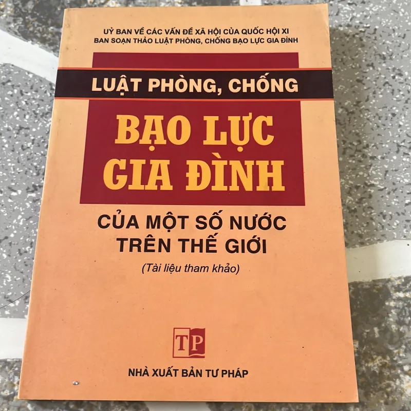 [luật - chính trị] Luật quốc tế - Luật Phòng chống bạo lực gia đình một số nước 785847