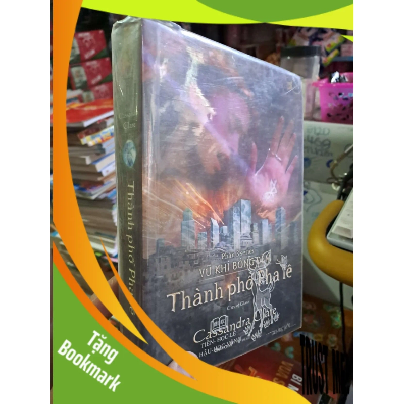 (TẶNG BOOKMARK) Thành phố pha lê - Clare - 2014 mới 80% ố - VĂN HỌC - RBK0111 952806