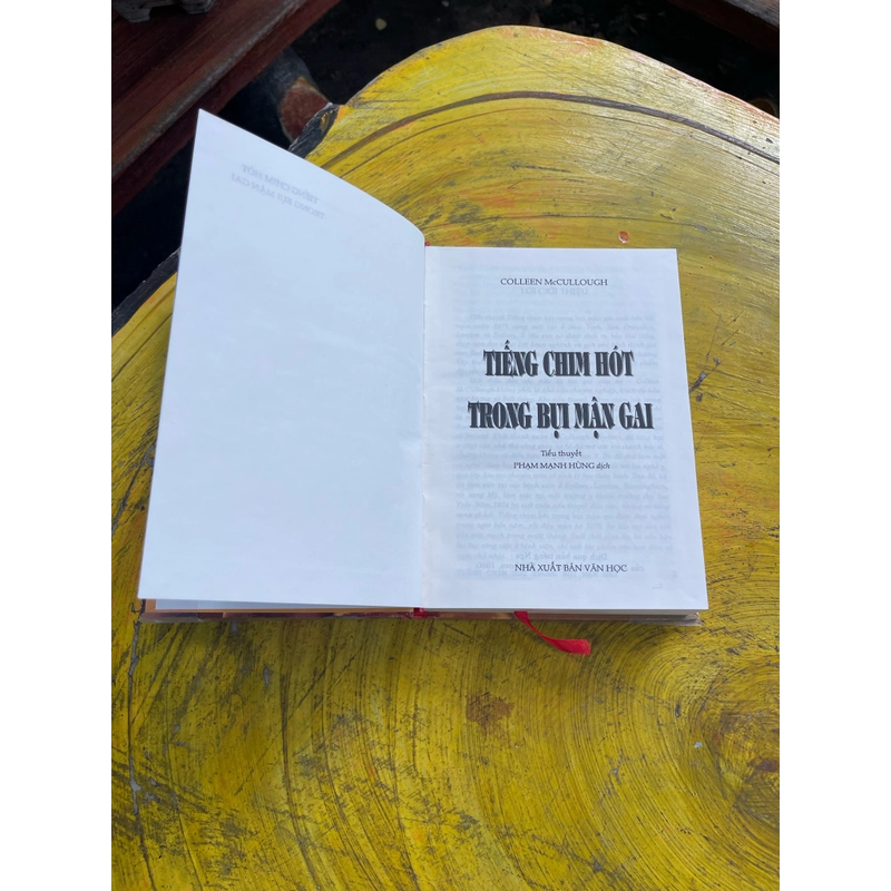 TIẾNG CHIM HÓT TRONG BỤI MẬN GAI- Colleen McCullough 476451