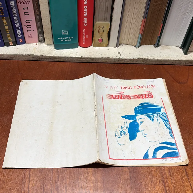 [Ấn Phẩm Trước 75] - II Tập Nhạc: Ca Khúc Trịnh Công Sơn _ Biển Nhớ 796335