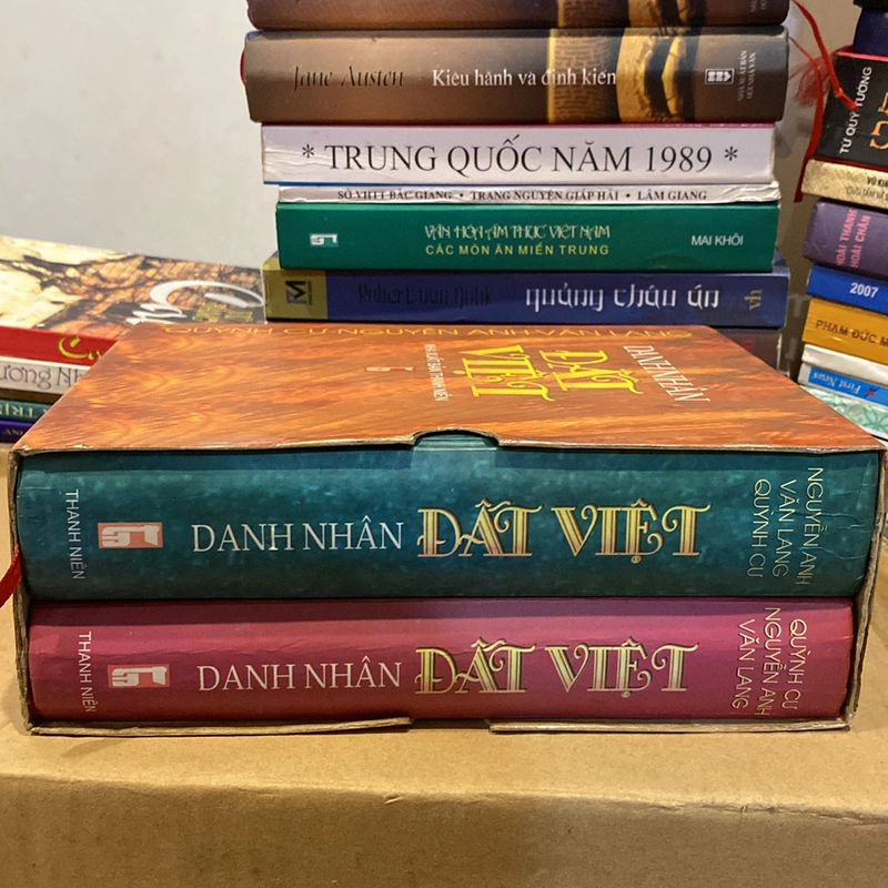 DANH NHÂN ĐẤT VIỆT, CÓ HỘP, BÌA CỨNG, TRỌN BỘ 2 TẬP (XB 2004) 521619