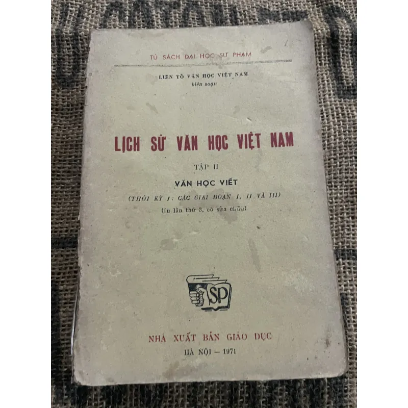 Lịch sử văn học Việt Nam - văn học viết thế kỷ 10-19  1010723