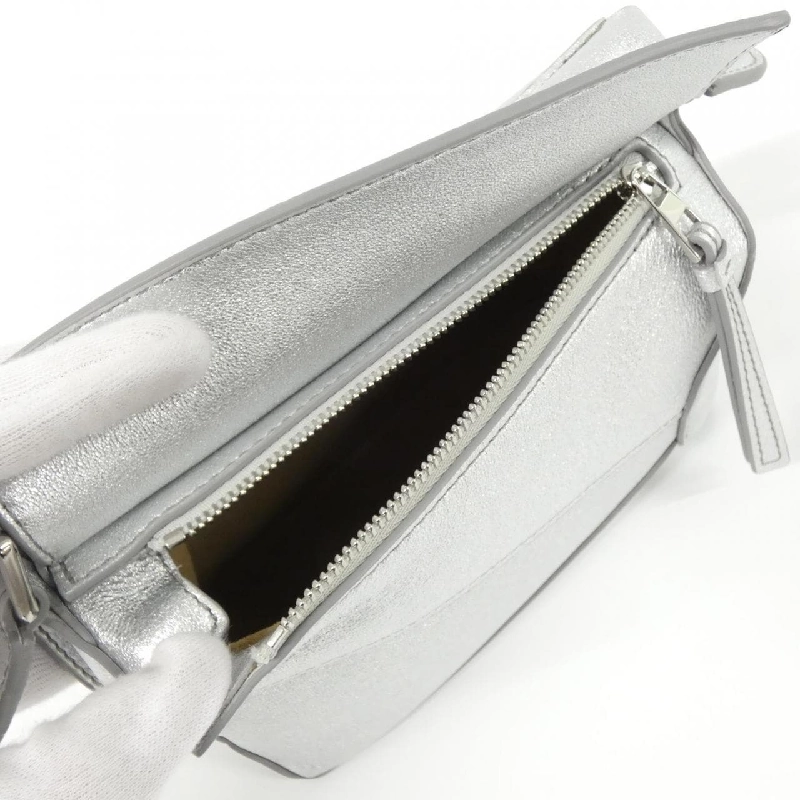 【Sản phẩm mới】Túi Loewe Puzzle Edge Mini A510P88X43 618042