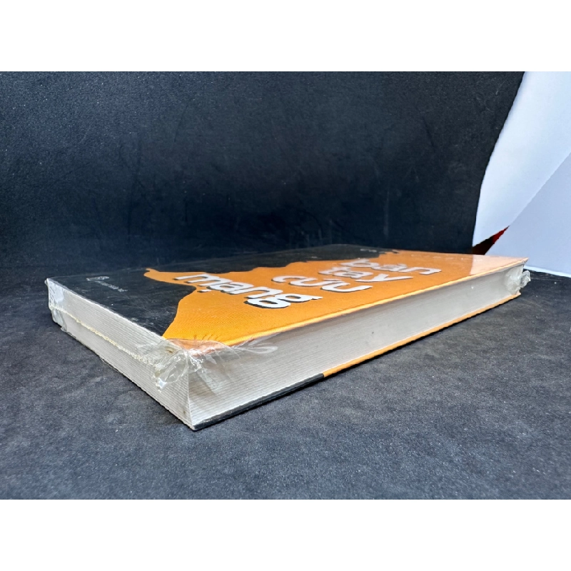 Bàn tay cứu mạng Chris Cleave New 95% SBM2703 450601
