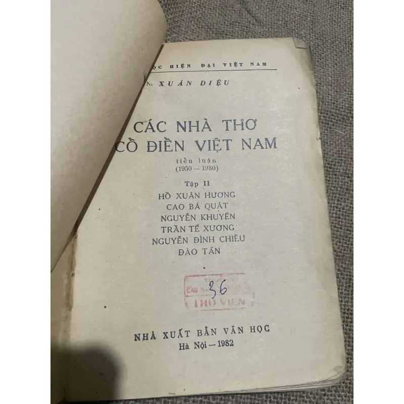 Các nhà thơ cổ điển - Xuân Diệu  707929