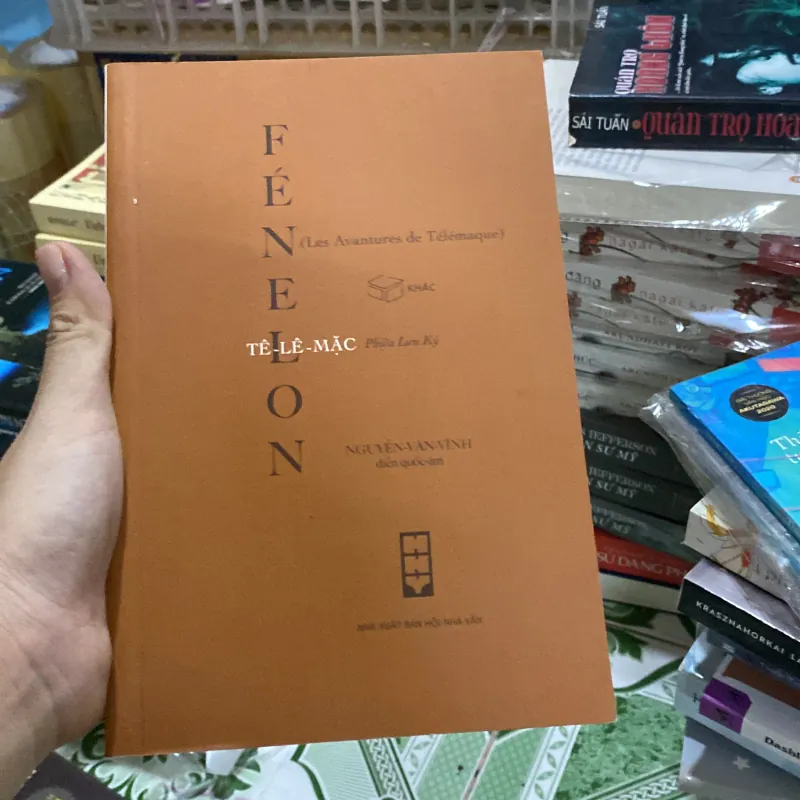 Tê-lê-mặc phiêu lưu ký" (Les Aventures de Télémaque) của tác giả François Fénelon 999097