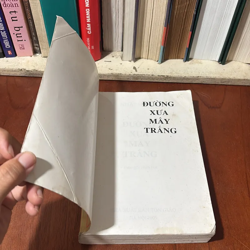 II Sách Phật Giáo: Đường Xưa Mây Trắng - Thích Nhất Hạnh - 2005 738882