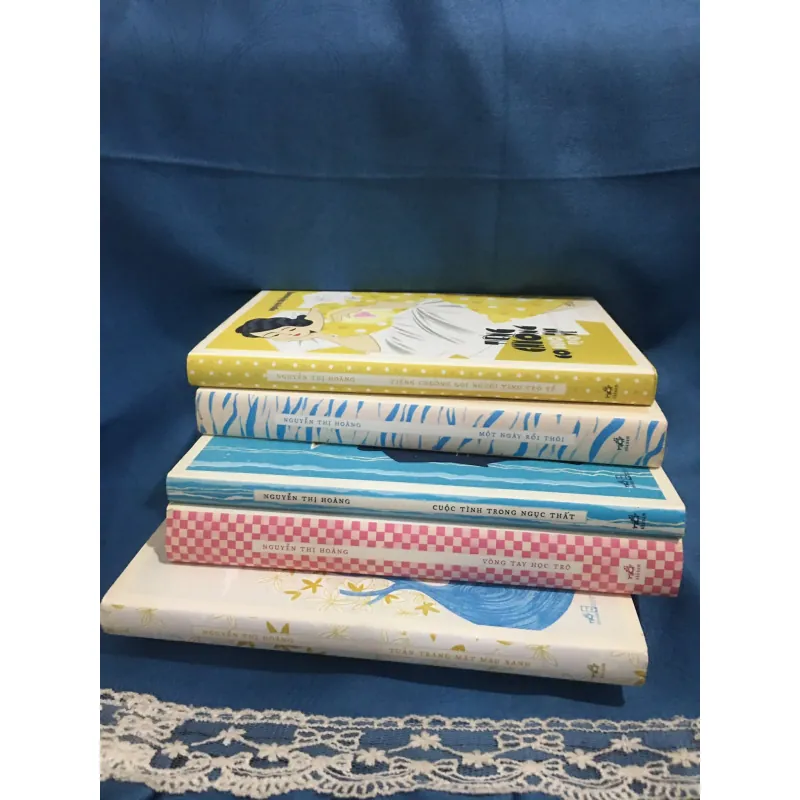 Bộ 5 tác phẩm của tác giả Vương Thị Hoàng 788221