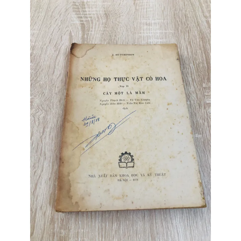 NHỮNG HỌ THỰC VẬT CÓ HOA ( Tập 2) - Cây một lá mầm 956971
