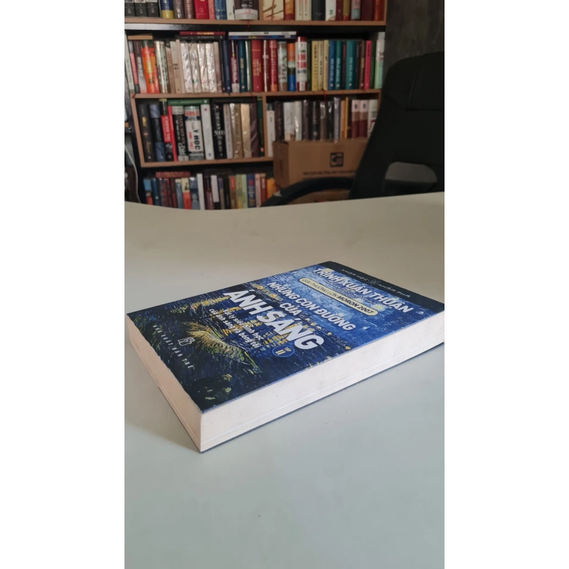 Những con đường của ánh sáng ( tập 2) -Trịnh Xuân Thuận 399257