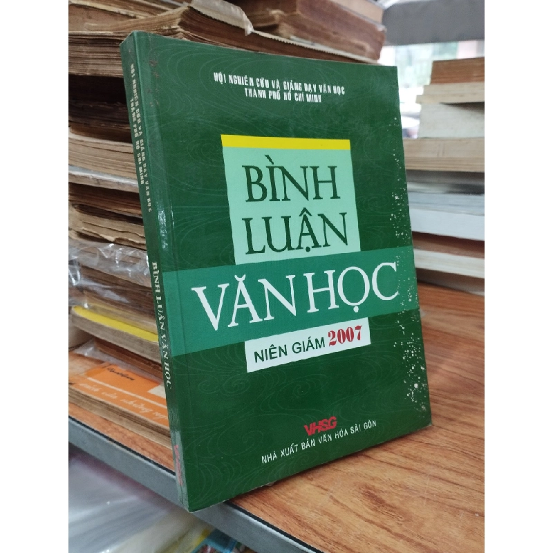 Bình luận văn học niên giám 2007 189494