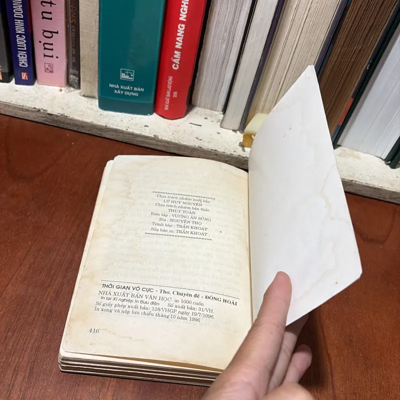 II Văn Học: Thời Gian Vô Cực (Thơ, Chuyên Đề) - Đông Hoài - 1996 781583