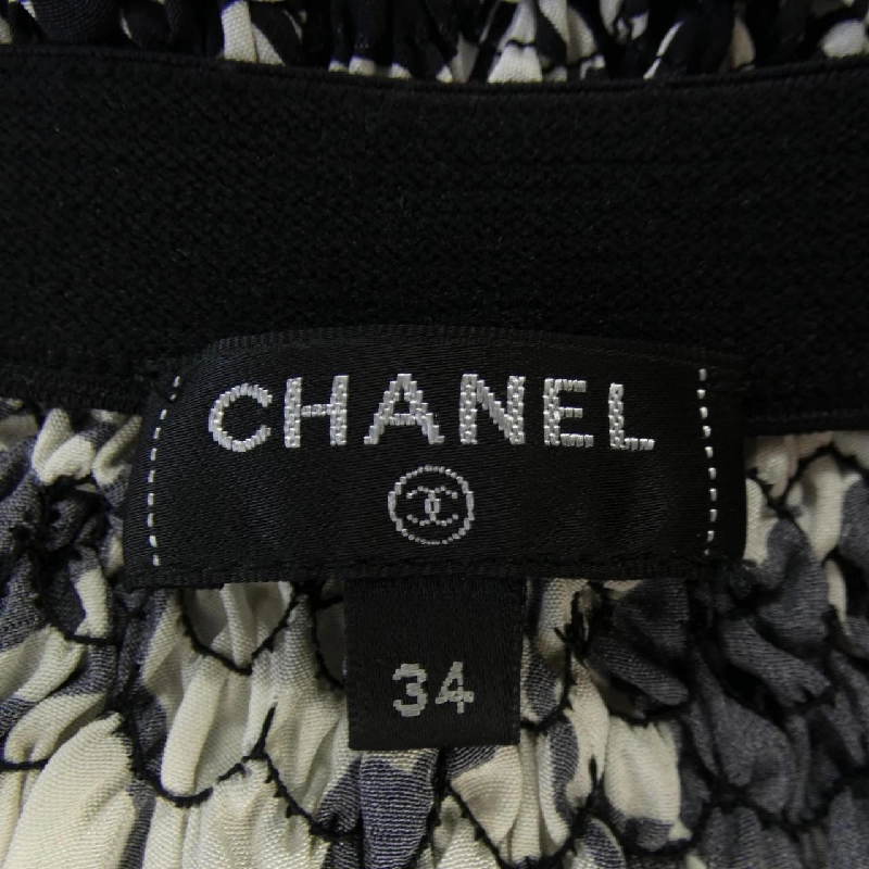 Quần short CHANEL P71960V63357 - Hàng hiệu Authentic 820221