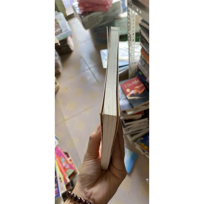 Có một phố vừa đi qua phố - Đinh Vũ Hoàng Nguyên, Mới 80% (KimT) 1003934