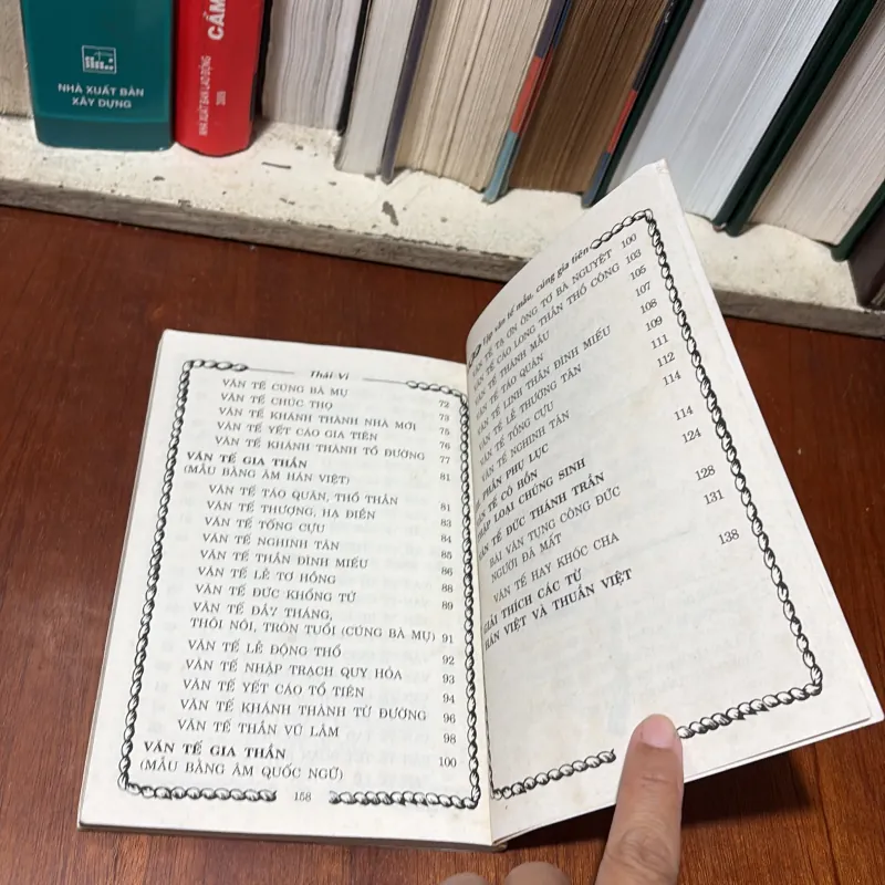 II Văn Hoá Việt Nam: Tập Văn Tế Mẫu Cúng Gia Tiên - Thái Vi - 2006 752239