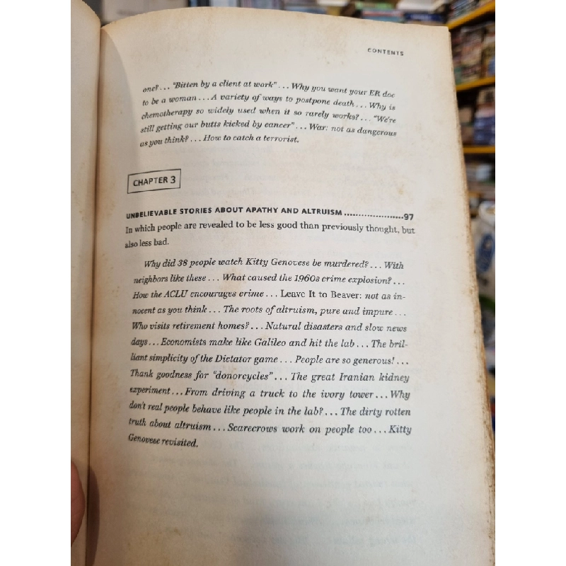 SUPER FREAKONOMICS : Global Cooling, Patriotic Prostitutes and Why Suicide Bombers Should Buy Life Insurance - Steven D. Levitt & Stephen J. Dubner 198136