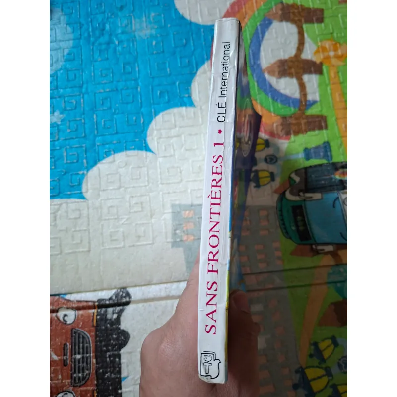 Sans Frontières 1001133