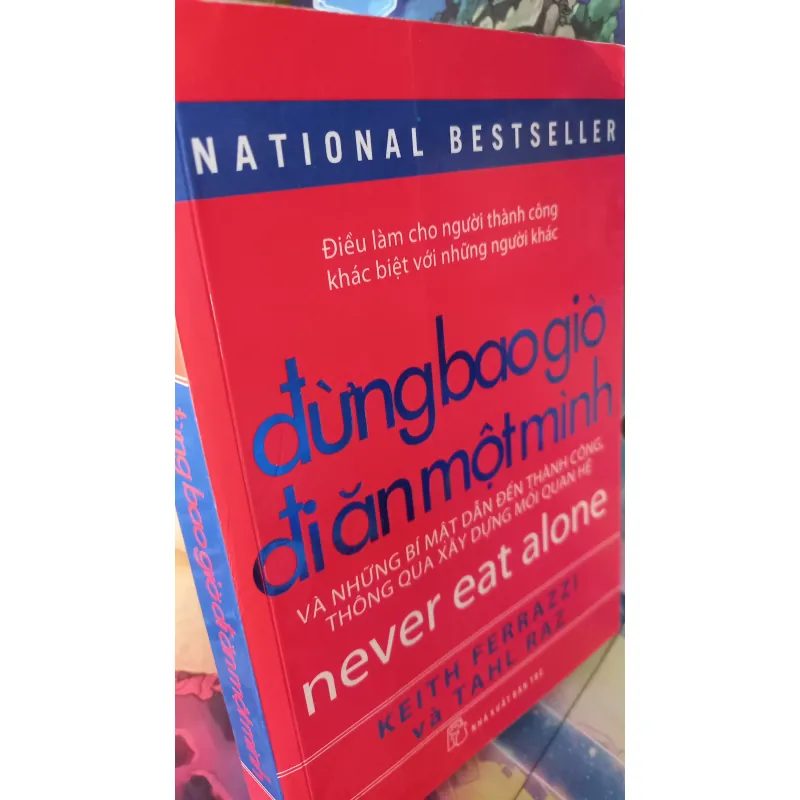 Đừng bao giờ đi ăn một mình  1029751