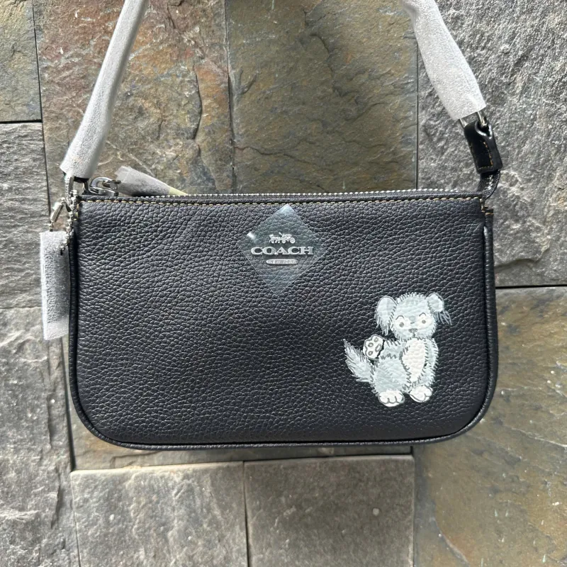 Túi xách Coach mini da phối họa tiết hoạt hình màu đen 595811