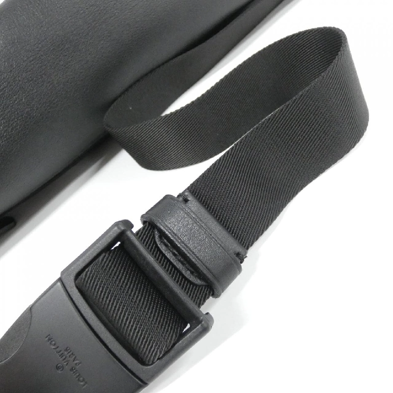 Túi đeo chéo Louis Vuitton Monogram Shadow Discovery M44388 - Hàng hiệu Authentic 767010