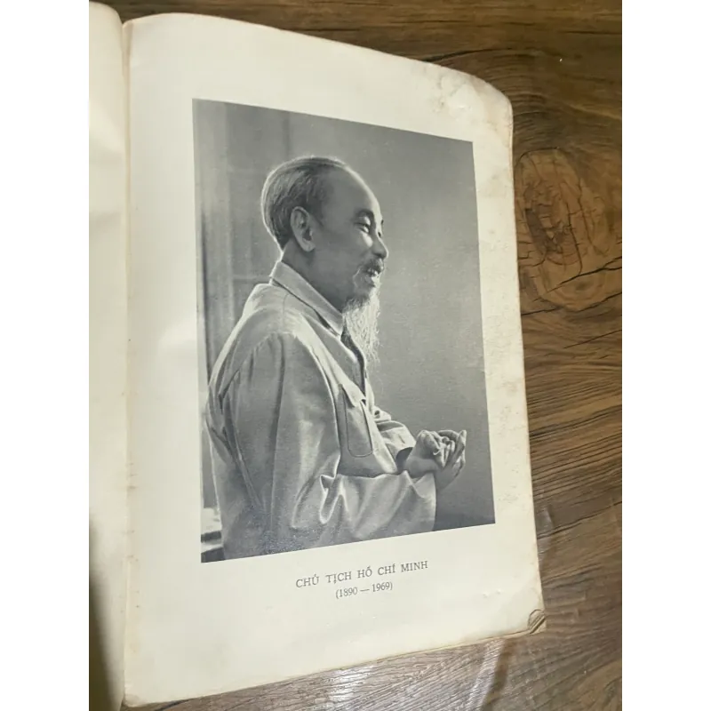VĂN HỒ CHỦ TỊCH - SÁCH GIẤY TRẮNG - IN TRƯỚC 75- MINH HỌA- KHỔ LỚN 592047