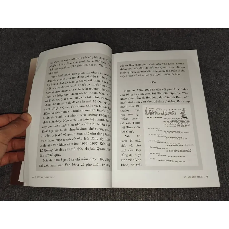 KÝ ỨC VĂN KHOA TỪ GIẢNG ĐƯỜNG ĐẾN CĂN CỨ 992582