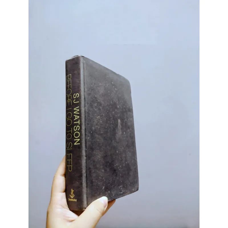 Sách ngoại văn: Before I go to sleep - SJ Watson 689747