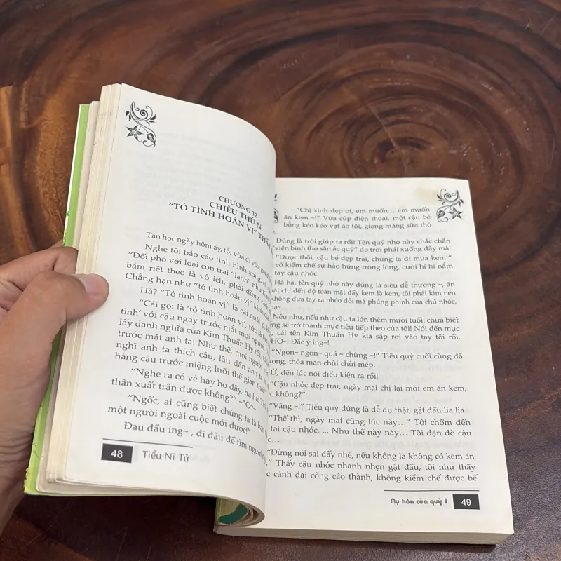 II Văn Học: Nụ Hôn Của Quỷ (Tập 1) - Tiểu Ni Tử - 2011 1008462