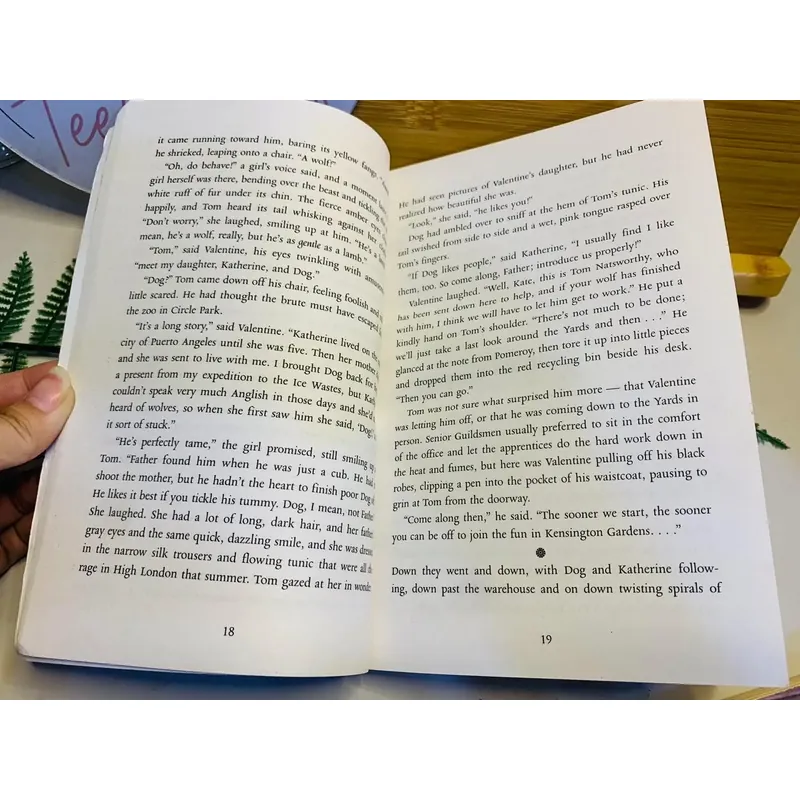 [Sách tiếng Anh 2hand] Like new 90% - Mortal Engines 592581