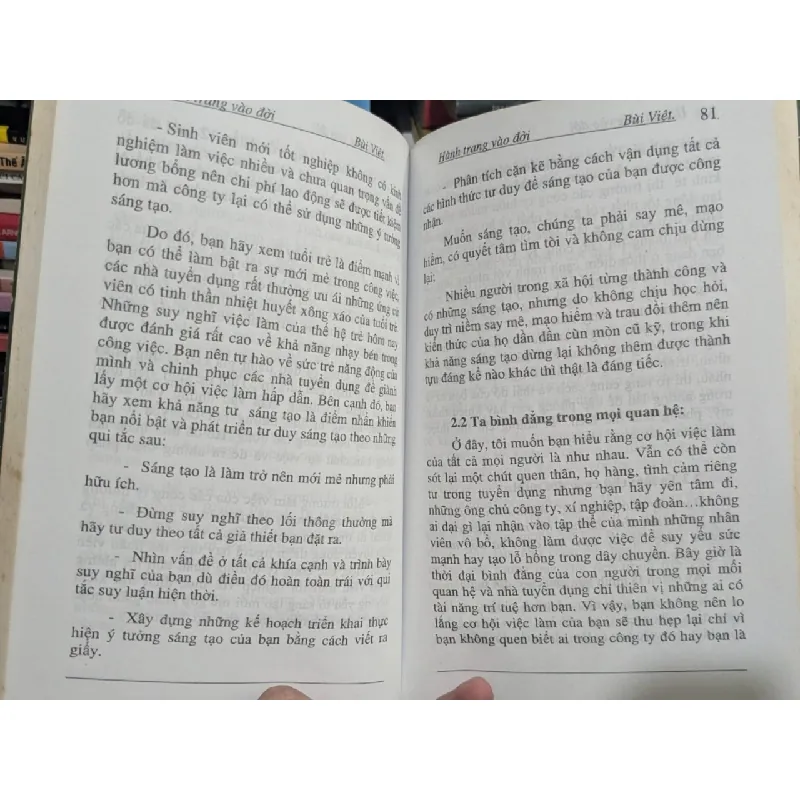 Hàng trang vào đời - Bùi Việt 693395