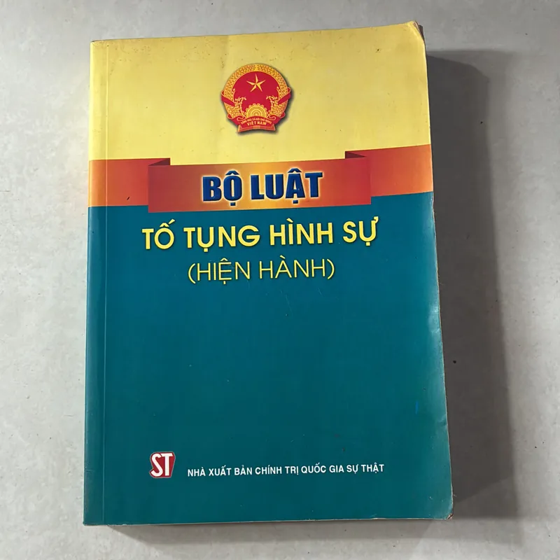 Bộ luật tố tụng dân sự và hình sự (2 cuốn) 727892