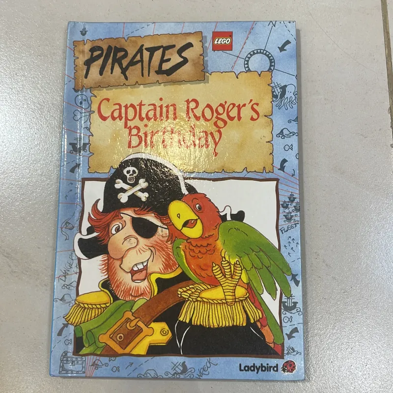 NGOẠI VĂN tiếng anh trẻ em : truyện PIRATES Captain Roger’s Birthday - LadyBird 1027817