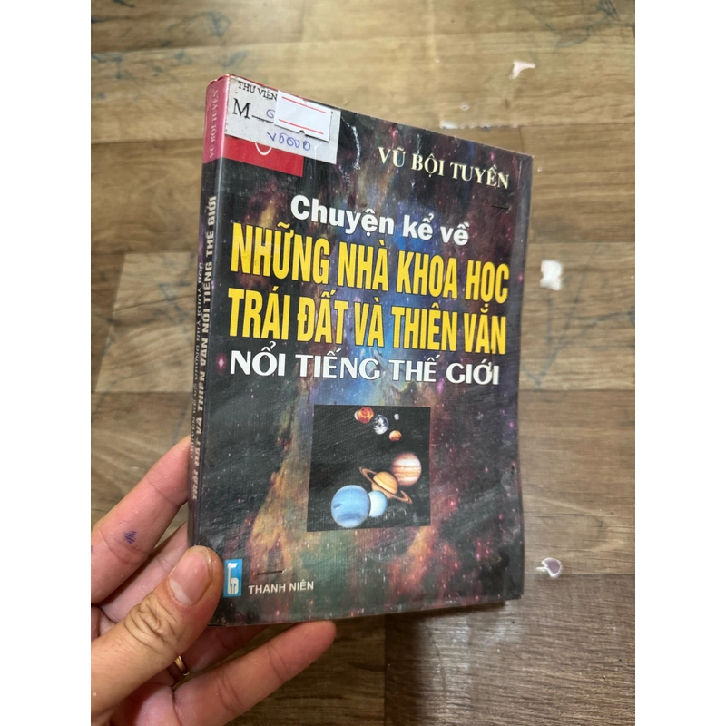 Những nhà khoa học trái đất và thiên văn 370455