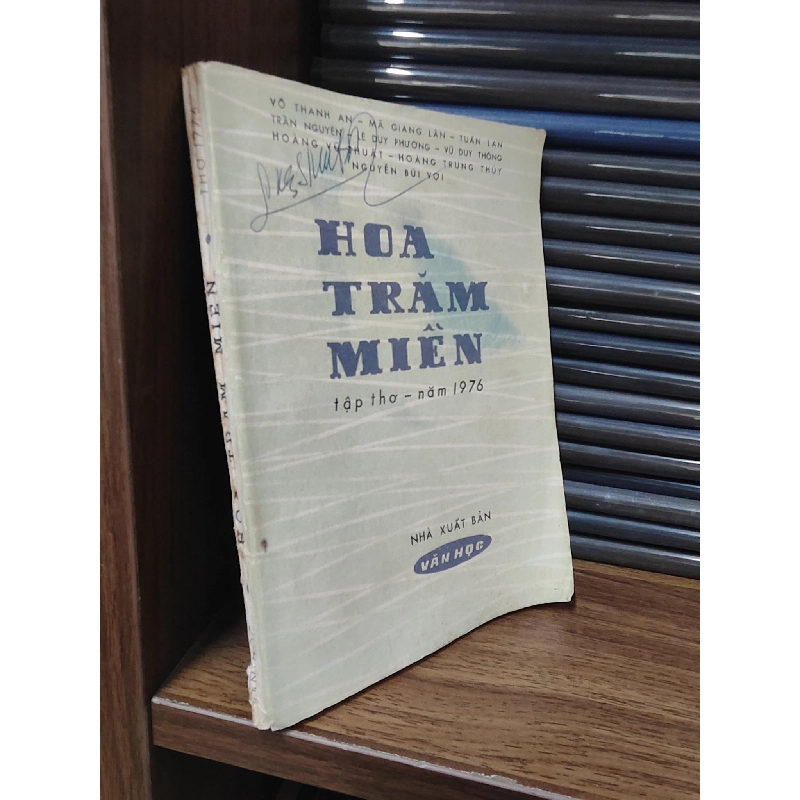 Hoa Trăm Miền - Nhiều Tác Giả 1043445
