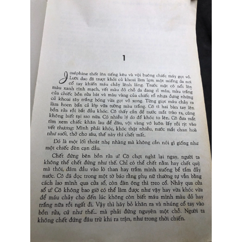 Những con mắt vàng của cá xấu 2008 mới 70% bẩn nhẹ rách góc gáy Katherine Pancol HPB0906 SÁCH VĂN HỌC 914792