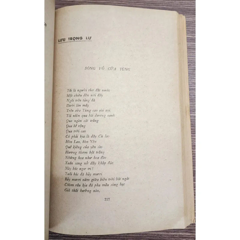 Tuyển thơ Việt Nam 1930-1975 (nhóm tuyển: Tế Hanh, Xuân Diệu, Chế Lan Viên & Trung Thông 763123