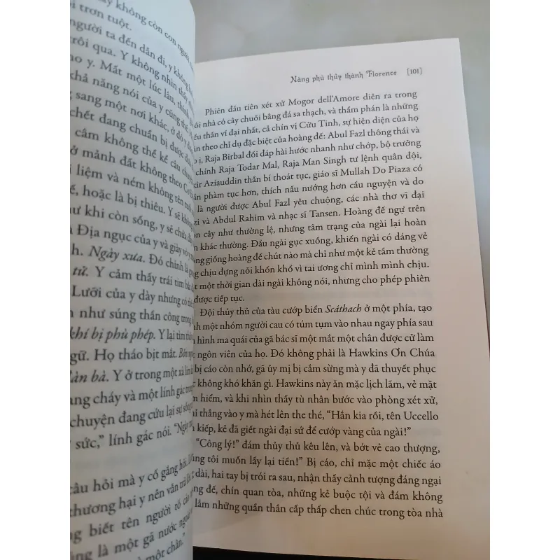 NÀNG PHÙ THỦY THÀNH FLORENCE - SALMAN RUSHDIE (NGUYỄN THỊ HIỀN THẢO DỊCH) 1032944