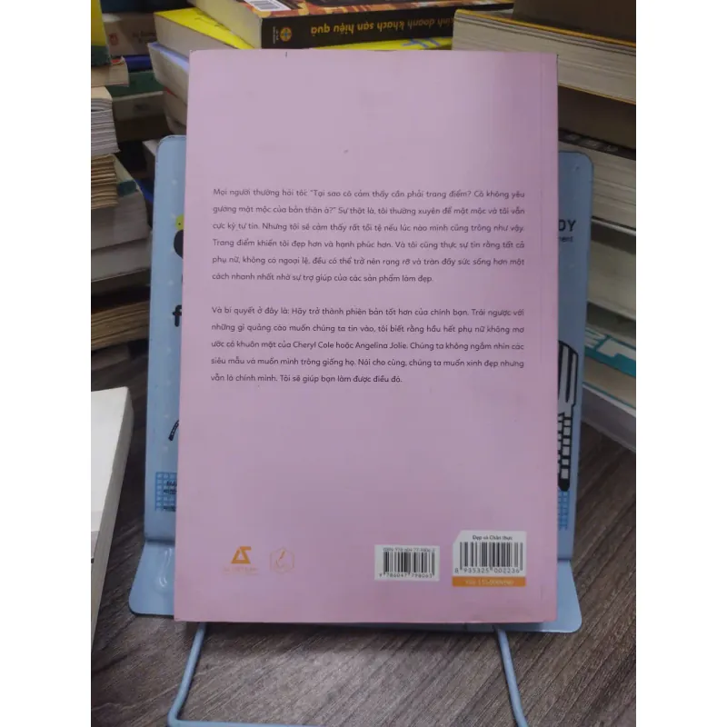Sách: Đẹp và chân thực - Sali Hughes 593766