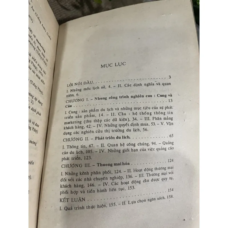 ROBERT LANQUAR & ROBERT HOLLIER - Marketing du lịch 748252