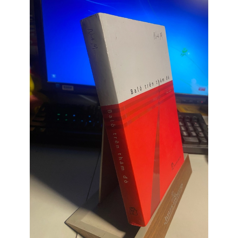 BALÔ TRÊN THẢM ĐỎ - Nick M 436533