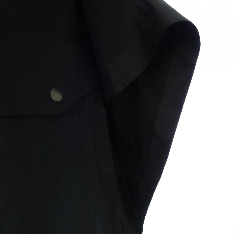 【Khuyến mãi】Neil Barrett Cape 636399