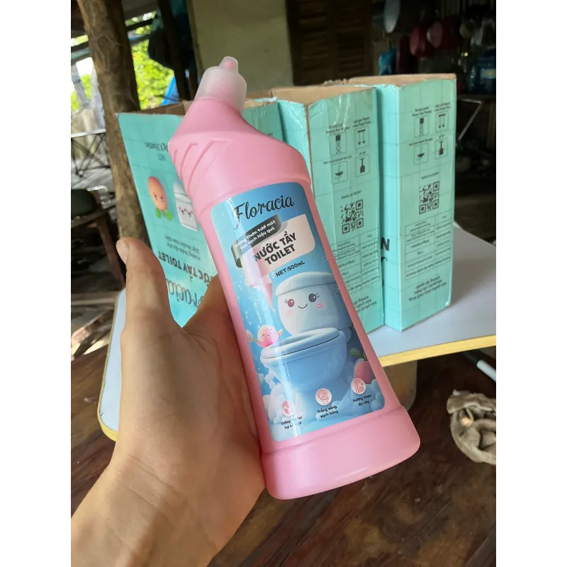 9 chai nước tẩy rửa nhà vệ sinh Floracia 576384