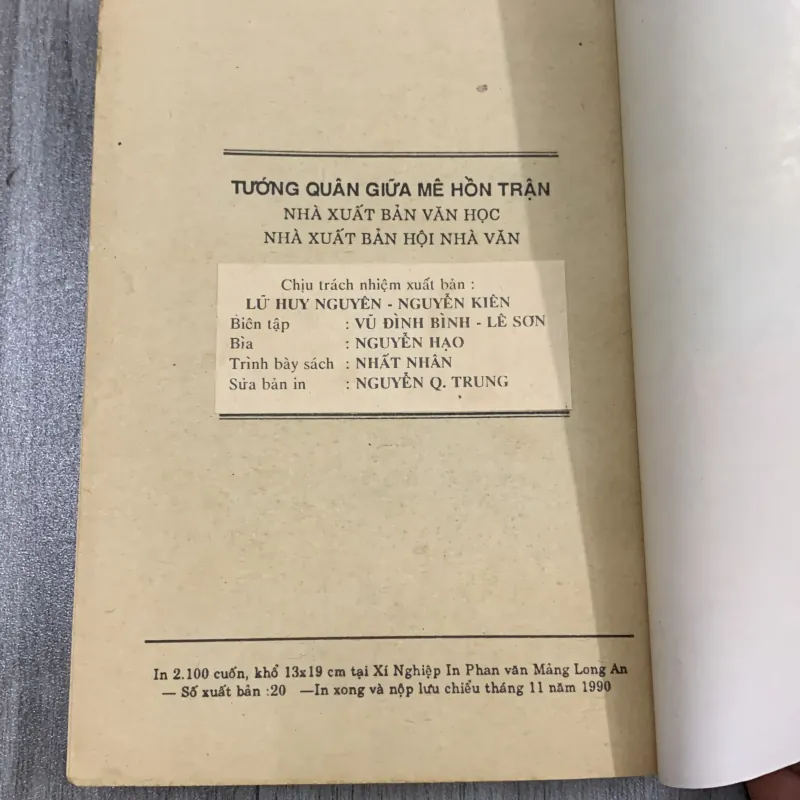 Tướng quân giữa mê hồn trận 1990. 10a2 1025704