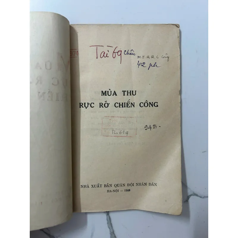 Mùa thu rực rỡ chiến công – Nhiều tác giả (NXB Quân đội nhân dân) 1023492